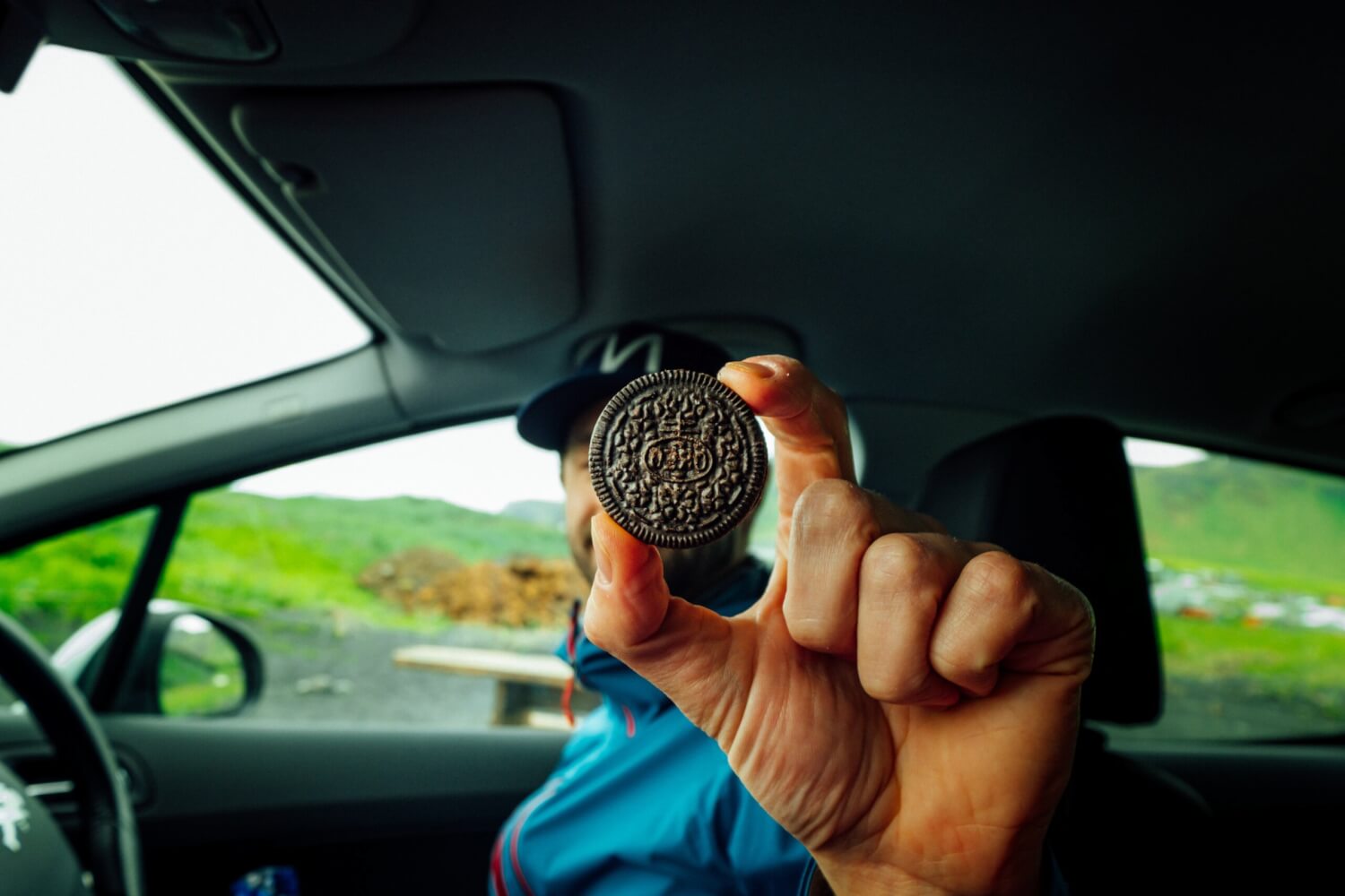 Snacking in a car dos and don’ts